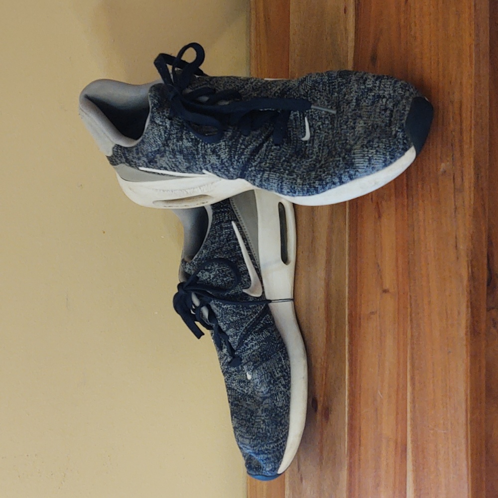 Men's Nike Air Flyknit 876066-400 Shoes - Sz. 11.5